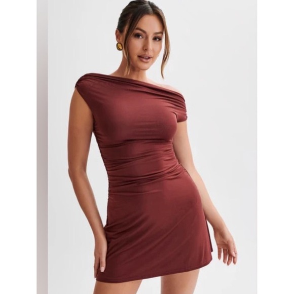 Meshki Dresses & Skirts - MESHKI Dakoda Slinky Off Shoulder Mini Dress Wine Size S